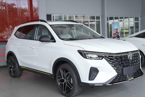 Loạt xe 'giá rẻ giật mình' ở Việt Nam: Mazda CX-5 mở màn 'phá giá', Custin phá thế độc tôn Carnival - Ảnh 4. MG RX5 ghi điểm bằng giá bán, nhưng thiếu tính năng an toàn tiên tiến - Ảnh: Đại lý MG/Facebook
