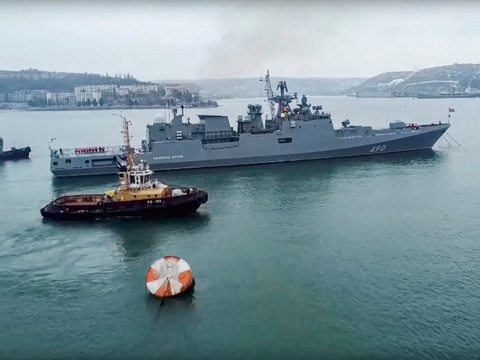 Tình báo Anh: Nga sẽ rải thủy lôi trên Biển Đen, đổ thừa cho Ukraine - Ảnh 1. Một tàu chiến thuộc Hạm đội Biển Đen của Nga - Ảnh: EPA