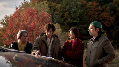 Kang Dong Won gây ấn tượng khi trở lại với phim điện ảnh Thanh gươm trừ tà - Ảnh: Soompi Kang Dong Won gây ấn tượng khi trở lại với phim điện ảnh Thanh gươm trừ tà - Ảnh: Soompi