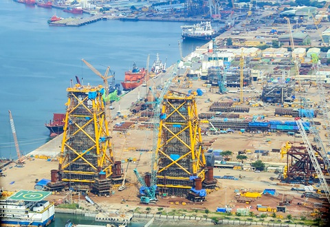 Tổng giám đốc Petrovietnam: ‘Đặt mục tiêu tăng trưởng không phải vì thành tích’ - Ảnh 4. Khu cảng chế tạo chân đế các dự án điện gió ngoài khơi của PTSC