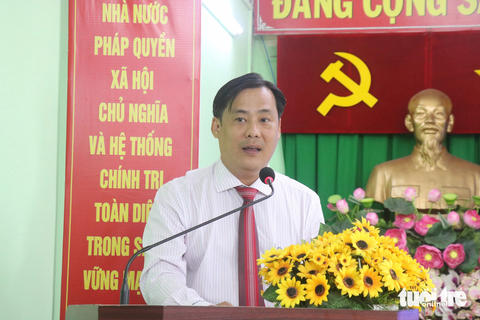 TP.HCM: Một phường tạo phần mềm riêng, quản lý dân cư khi sắp xếp khu phố ấp - Ảnh 2. Chủ tịch UBND phường 13, quận 3 Bùi Hữu Huy Hoàng chia sẻ tại buổi lễ ra mắt - Ảnh: CẨM NƯƠNG
