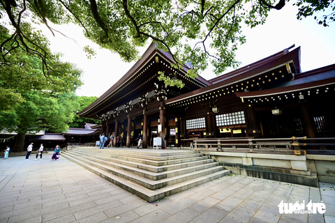 Nơi diễn ra Vietnam Phở Festival đang vào mùa đẹp nhất năm - Ảnh 10. Meiji-jingu là ngôi đền linh thiêng tại Nhật Bản, nơi thờ Thiên hoàng Minh Trị và thành viên hoàng tộc, nằm ngay cạnh công viên Yoyogi