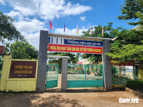Việc điều chuyển giáo viên bất hợp lý khiến Trường tiểu học Lê Lợi "trắng" giáo viên tiếng Anh - Ảnh: TRUNG TÂN Việc điều chuyển giáo viên bất hợp lý khiến Trường tiểu học Lê Lợi "trắng" giáo viên tiếng Anh - Ảnh: TÂM THÀNH