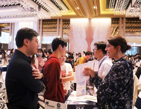 Gần 75% du học sinh Việt Nam đến Mỹ học về STEM hoặc kinh doanh - Ảnh 2. 60 trường đại học, cao đẳng Mỹ đến với triển lãm năm nay - Ảnh: TRỌNG NHÂN
