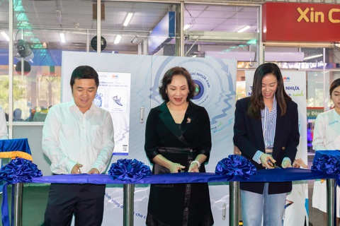 Aquafina, MM Mega Market và Alta Group hợp tác tái sinh chai nhựa - Ảnh 8. Aquafina, MM Mega Market và Alta Group hợp tác tái sinh chai nhựa - Ảnh 8.