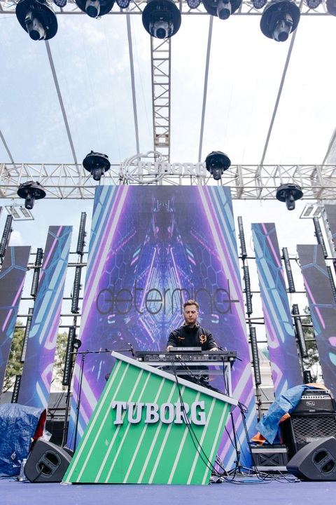 Tuborg tài trợ cuộc thi âm nhạc Hozo Inspired Talents - Cảm hứng Hò dô - Ảnh 3. DJ Determind biểu diễn tại nhạc hội