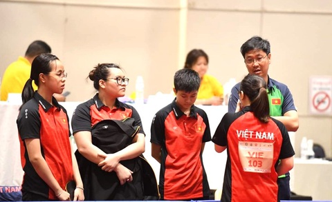 Ông Tô Minh không còn là HLV đội bóng bàn trẻ quốc gia từ năm 2022 ? - Ảnh 1. Cục Thể dục thể thao đang kiểm tra thông tin HLV Tô Minh (bìa phải) không còn làm HLV đội bóng bàn trẻ quốc gia từ tháng 1-2022 - Ảnh: FBNV