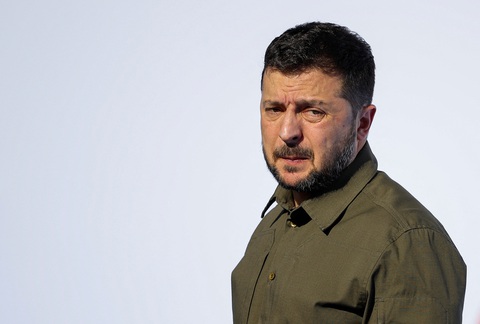 Tổng thống Ukraine Volodymyr Zelensky tại Thượng đỉnh Cộng đồng chính trị châu Âu ở Granada (Tây Ban Nha) ngày 5-10 - Ảnh: Reuters Tổng thống Ukraine Volodymyr Zelensky tại Thượng đỉnh cộng đồng chính trị châu Âu ở Granada (Tây Ban Nha) ngày 5-10 - Ảnh: Reuters