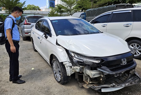 Tài xế lái xe ô tô gây tai nạn liên hoàn ở Vũng Tàu ra trình diện - Ảnh 1. Xe gây tai nạn liên hoàn ở Vũng Tàu đưa về Đội cảnh sát giao thông - trật tự - Công an TP Vũng Tàu để điều tra, xử lý - Ảnh: ĐÔNG HÀ