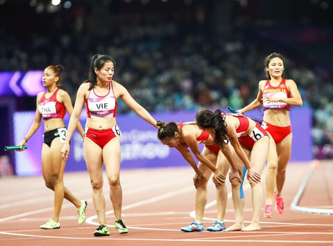 Vì sao điền kinh Việt Nam thảm bại tại Asiad 19? - Ảnh 2. Tổ tiếp sức 4x400m nữ chưa thể giành huy chương Asiad 19 dù trước đó lên ngôi vô địch châu Á vào tháng 7 vừa qua - Ảnh: QUÝ LƯỢNG