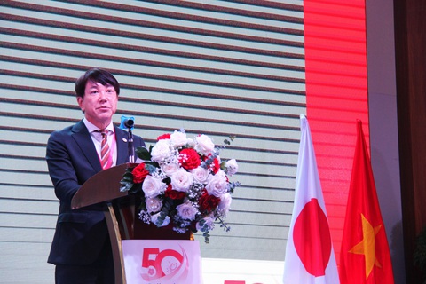 Nhật Bản là nhà đầu tư nước ngoài lớn nhất tại Khánh Hoà - Ảnh 4. Ông Takeo Nakajima - chủ tịch Tổ chức Xúc tiến thương mại Nhật Bản tại Việt Nam - phát biểu tại hội nghị - Ảnh: TRẦN HOÀI