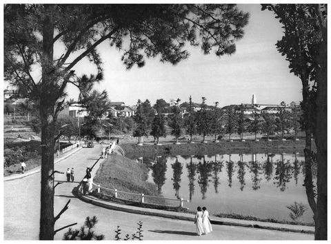 Cầu ông Đạo, Đà Lạt 1956 - Ảnh NGUYỄN BÁ MẬU Cầu ông Đạo, Đà Lạt 1956 - Ảnh NGUYỄN BÁ MẬU