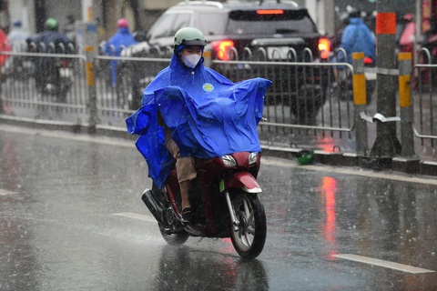 Nắng nóng giảm, khu vực Nam Bộ và TP.HCM sắp có mưa - Ảnh 1.