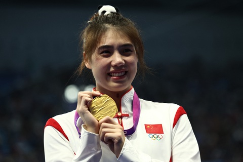 'Nữ thần' Zhang Yufei và Qin Haiyang xuất sắc nhất Asiad 19 - Ảnh 1. Zhang Yufei giành 6 HCV bơi lội ở Asiad 19, qua đó đoạt danh hiệu Nữ VĐV xuất sắc nhất - Ảnh: REUTERS