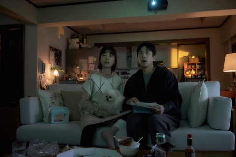 Vì sao 'Mộng du' được Bong Joon Ho khen ngợi là 'phim kinh dị độc đáo nhất thập kỷ'? - Ảnh 4. Jung Yoo Mi thể hiện sự chuyển biến tâm lý khéo léo trong Mộng du - Ảnh: Soompi