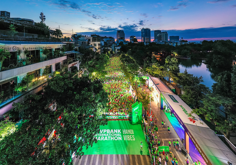 VPBank Hanoi International Marathon 2023: Phạm Tiến Sản đánh bại chân chạy Kenya - Ảnh 1. Các cự ly của VPIM 2023 đều xuất phát từ quảng trường Đông Kinh Nghĩa Thục - Ảnh: VPBABNK
