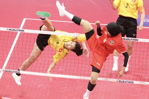 Việt Nam làm được gì ở Asiad 19? - Ảnh 8. Các cô gái cầu mây Việt Nam (áo vàng) mang về 1 trong 3 huy chương vàng cho Việt Nam - Ảnh: ĐỨC KHUÊ