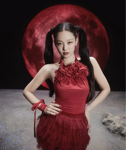 Jennie diện trang phục của thương hiệu Việt Nam trong MV - Ảnh: YG Entertainment Jennie diện trang phục của thương hiệu Việt Nam trong MV - Ảnh: YG Entertainment