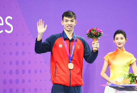 Chuyên gia Nguyễn Hồng Minh: Asiad 19 là đại hội thất bại của thể thao Việt Nam - Ảnh 6. Giành 2 HCĐ nhưng kình ngư Huy Hoàng vẫn chưa thể có thành tích tốt như tại Asiad 18 - Ảnh: QUÝ LƯỢNG