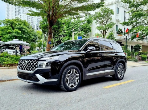 SUV dồn dập giảm giá: Tucson 'hạ phàm', Forester xuống ngang CX-5, Haval H6 xuống dưới 1 tỉ - Ảnh 3. Hyundai Santa Fe bản tiêu chuẩn nay giá thấp hơn hai bản Mazda CX-5 cao cấp nhất nằm ở phân khúc dưới - Ảnh: Đại lý Hyundai/Facebook