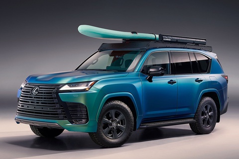 Dàn SUV Lexus khuấy đảo triển lãm xe độ SEMA 2023 - Ảnh 12. Cuối cùng, Lexus LX 600 Premium AAP Build là bản độ phục vụ khách đam mê chèo thuyền. Điểm đặc biệt của bản này là thuyền mini gắn trần cùng lớp sơn xanh nước biển đổi màu cực kỳ độc đáo - Ảnh: Lexus