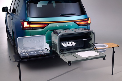 Lexus tung bản độ đặc biệt cho LX: Sơn đổi màu, có gian bếp phía sau - Ảnh 6. Đuôi xe có bếp di động trang bị đầy đủ bếp nướng, tủ lạnh và cả bồn rửa - Ảnh: Lexus
