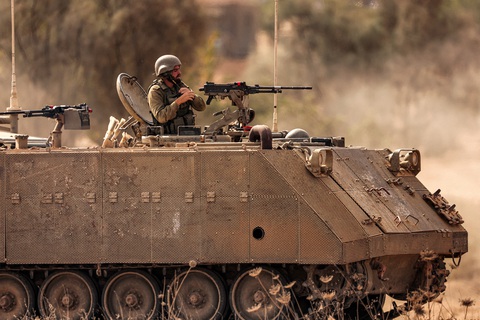 Binh lính Israel di chuyển tại biên giới với Dải Gaza ngày 31-10 - Ảnh: AFP Binh lính Israel di chuyển tại biên giới với Dải Gaza ngày 31-10 - Ảnh: AFP