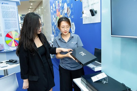 Doanh nghiệp công nghiệp Việt "bắt tay" nhau sản xuất thiết bị mạng Make in Vietnam - Ảnh 1. Các doanh nghiệp công nghệ Việt quyết tâm phát triển sản phẩm thiết bị mạng Make in Vietnam do doanh nghiệp Việt Nam tự chủ từ khâu nghiên cứu, sản xuất phần cứng tới phát triển giải pháp phần mềm - Ảnh: NG.LINH