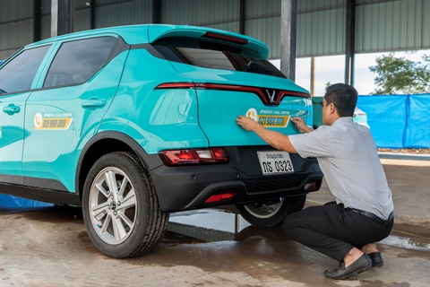 Dàn taxi điện Xanh SM sắp lăn bánh tại Thủ đô Viêng Chăn (Lào). Ảnh: Đ.H Dàn taxi điện Xanh SM sắp lăn bánh tại thủ đô Viêng Chăn (Lào). Ảnh: Đ.H