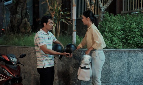 3 tuyệt chiêu cưa đổ crush sát thủ của Huỳnh Trường Thịnh trong 'Người thầm lặng' - Ảnh 1. Khi đã xác định được chân ái, Huy Cường mạnh dạn bộc lộ bản thân.