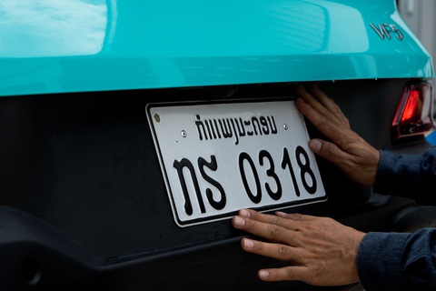 Dàn taxi điện Xanh SM sắp lăn bánh tại Thủ đô Viêng Chăn (Lào). Ảnh: Đ.H Dàn taxi điện Xanh SM sắp lăn bánh tại thủ đô Viêng Chăn (Lào). Ảnh: Đ.H