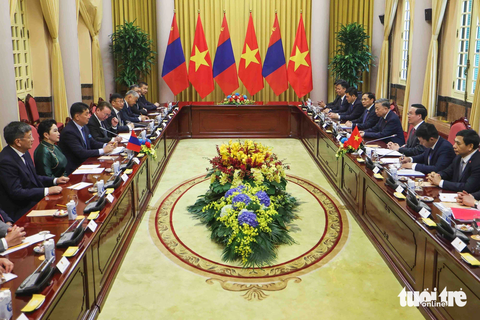 Chủ tịch nước Võ Văn Thưởng đón và hội đàm với Tổng thống Mông Cổ - Ảnh 5. Đây là chuyến thăm cấp nhà nước tới Việt Nam đầu tiên của một tổng thống Mông Cổ sau 10 năm. Chuyến thăm diễn ra từ ngày 1 đến 5-11 theo lời mời của Chủ tịch nước Võ Văn Thưởng, ngay trước dịp hai nước kỷ niệm 70 năm thiết lập quan hệ ngoại giao (1954 - 2024) - Ảnh: NGUYỄN KHÁNH