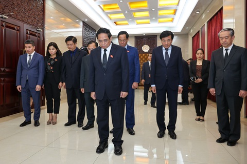 Thủ tướng Phạm Minh Chính viếng nguyên Thủ tướng Trung Quốc Lý Khắc Cường - Ảnh 2. Thủ tướng Phạm Minh Chính dẫn đầu đoàn đại biểu tới viếng nguyên Thủ tướng Lý Khắc Cường - Ảnh: VGP
