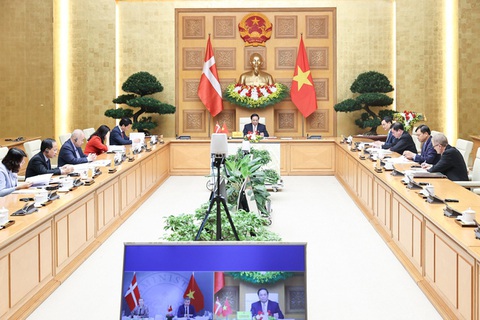 Việt Nam - Đan Mạch thiết lập quan hệ Đối tác chiến lược Xanh - Ảnh 1. Thủ tướng Phạm Minh Chính hội đàm trực tuyến với Thủ tướng Đan Mạch - Ảnh: VGP
