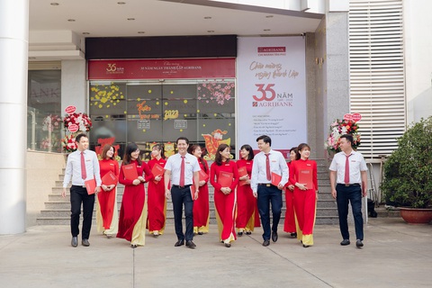 Agribank Chi nhánh Tân Phú tuyển dụng lao động năm 2023 - Ảnh 1. Agribank Chi nhánh Tân Phú tuyển dụng lao động năm 2023 - Ảnh 1.