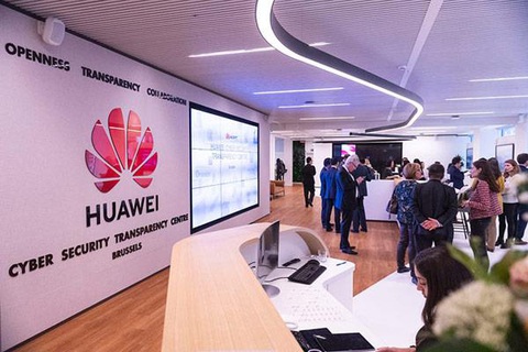Những nguyên tắc bảo mật của Huawei - Ảnh 3. Các trung tâm minh bạch của Huawei mở cửa đón chào khách hàng và các tổ chức kiểm toán độc lập, các chính phủ để đánh giá và kiểm tra toàn diện sản phẩm - Ảnh: Huawei