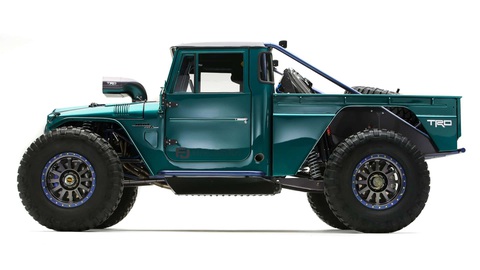 Toyota tung Land Cruiser độ off-road đỉnh cao với động cơ xe đua, 5 bánh và bánh xích xe tăng - Ảnh 3. Bánh xích dưới gầm được sử dụng để giải thoát xe trong trường hợp lỡ mắc kẹt - Ảnh: Toyota