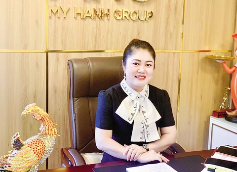 Tập đoàn Mỹ Hạnh huy động được cả ngàn tỉ nhưng đưa vào kinh doanh chỉ khoảng 1% - Ảnh 3. Bà Phạm Mỹ Hạnh - chủ tịch hội đồng quản trị Công ty cổ phần Tập đoàn Mỹ Hạnh - thời điểm trước khi bị bắt