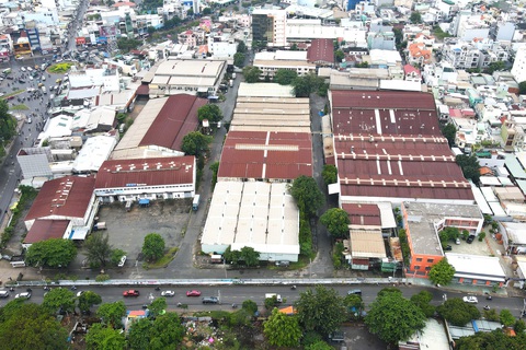 Bình Tân xin 7 lô đất công sử dụng không hiệu quả làm trường học - Ảnh 5. Tại địa chỉ 507 An Dương Vương có khu đất 27.000m² do Công ty Sài Gòn kỹ nghệ nông cơ (SAKYNO) thuê của Nhà nước sử dụng. SAKYNO dùng khu đất này góp vốn vào Công ty TNHH Mekong Auto để kinh doanh. Trong quá trình kinh doanh, mặt bằng trên đã được thế chấp cho tổ chức khác dẫn đến tranh chấp và đang được tòa phân xử