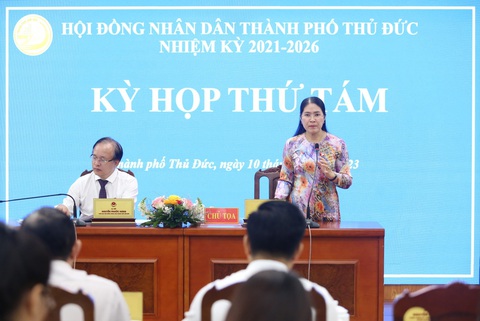 Miễn nhiệm Phó chủ tịch UBND TP Thủ Đức Nguyễn Hữu Anh Tứ - Ảnh 1. Phiên họp HĐND TP Thủ Đức sáng 10-11 - Ảnh: CẨM NƯƠNG
