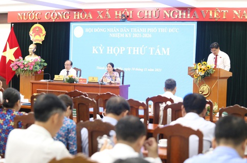 Bí thư Thành ủy Thủ Đức: Trách nhiệm với công việc không phải là lên lương, lên chức - Ảnh 1. Kỳ họp HĐND TP Thủ Đức sáng 10-11 - Ảnh: T.T.