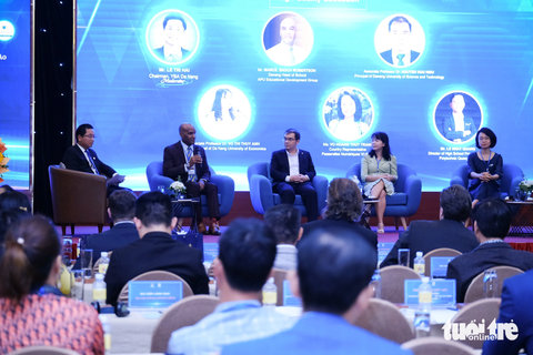 Mỹ khẳng định giúp Việt Nam phát triển công nghiệp bán dẫn - Ảnh 3. Các cơ sở đào tạo trao đổi về việc phát triển nguồn nhân lực phục vụ làn sóng đầu tư FDI từ Mỹ - Ảnh: TẤN LỰC