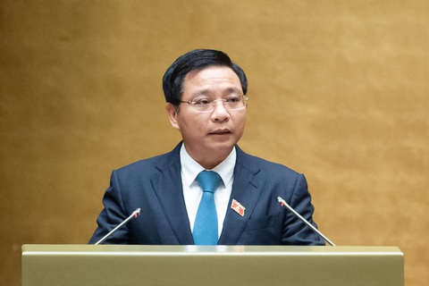 Bộ trưởng Bộ Giao thông vận tải Nguyễn Văn Thắng đọc tờ trình dự án Luật Đường bộ tại hội trường Quốc hội sáng 10-11 - Ảnh: GIA HÂN Bộ trưởng Bộ Giao thông vận tải Nguyễn Văn Thắng đọc tờ trình dự án Luật Đường bộ tại hội trường Quốc hội sáng 10-11 - Ảnh: GIA HÂN