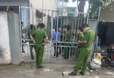 Bắt hung thủ sát hại người phụ nữ, giấu thi thể trong bao tải tại nhà riêng - Ảnh 1. Hiện trường vụ án - Ảnh: Người dân cung cấp