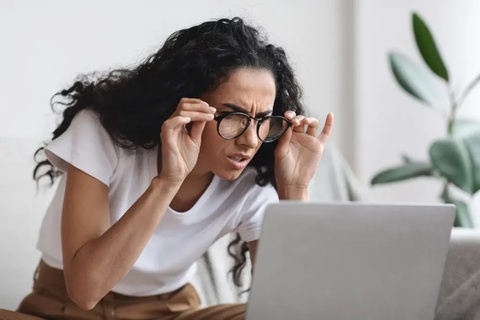 Dấu hiệu suy giảm thị lực có thể cảnh báo bệnh mất trí nhớ khi về già - Ảnh 1. Thị lực suy yếu có thể là yếu tố nguy cơ gây ra chứng mất trí nhớ. Ảnh minh họa. Nguồn: discovervision.com