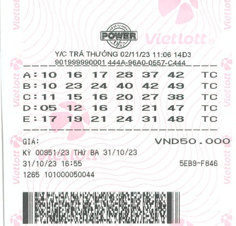 Một người làm tự do ở TP.HCM trúng Vietlott hơn 173 tỉ đồng - Ảnh 2. Tấm vé trúng thưởng của ông L.H.L. - Ảnh: CTV