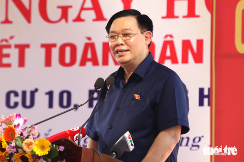 Cảng Liên Chiểu sẽ hình thành 'thế chân kiềng' kinh tế cho Đà Nẵng - Ảnh 1. Chủ tịch Quốc hội Vương Đình Huệ khẳng định việc đầu tư cảng Liên Chiểu mang tầm nhìn dài hạn sẽ góp phần xây dựng "thế chân kiềng" cho kinh tế của Đà Nẵng - Ảnh: TRƯỜNG TRUNG