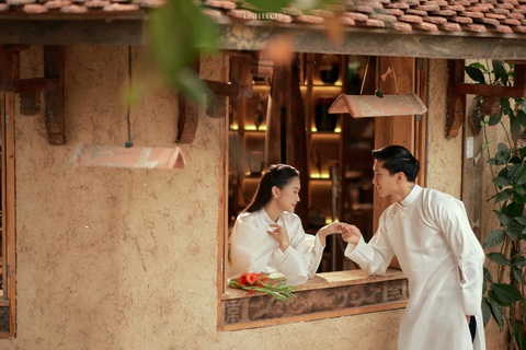 Văn Hậu rước Top 10 Hoa hậu Việt Nam 2020 về dinh - Ảnh 11. Bộ ảnh cưới của Văn Hậu và Hải My - Ảnh: FBNV