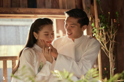 Văn Hậu rước Top 10 Hoa hậu Việt Nam 2020 về dinh - Ảnh 10. Bộ ảnh cưới của Văn Hậu và Hải My - Ảnh: FBNV