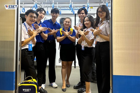 WESET đồng hành cùng Đại hội Hội Sinh viên Việt Nam TP.HCM lần VII - Ảnh 1. Trải nghiệm tuyến tàu metro số 1